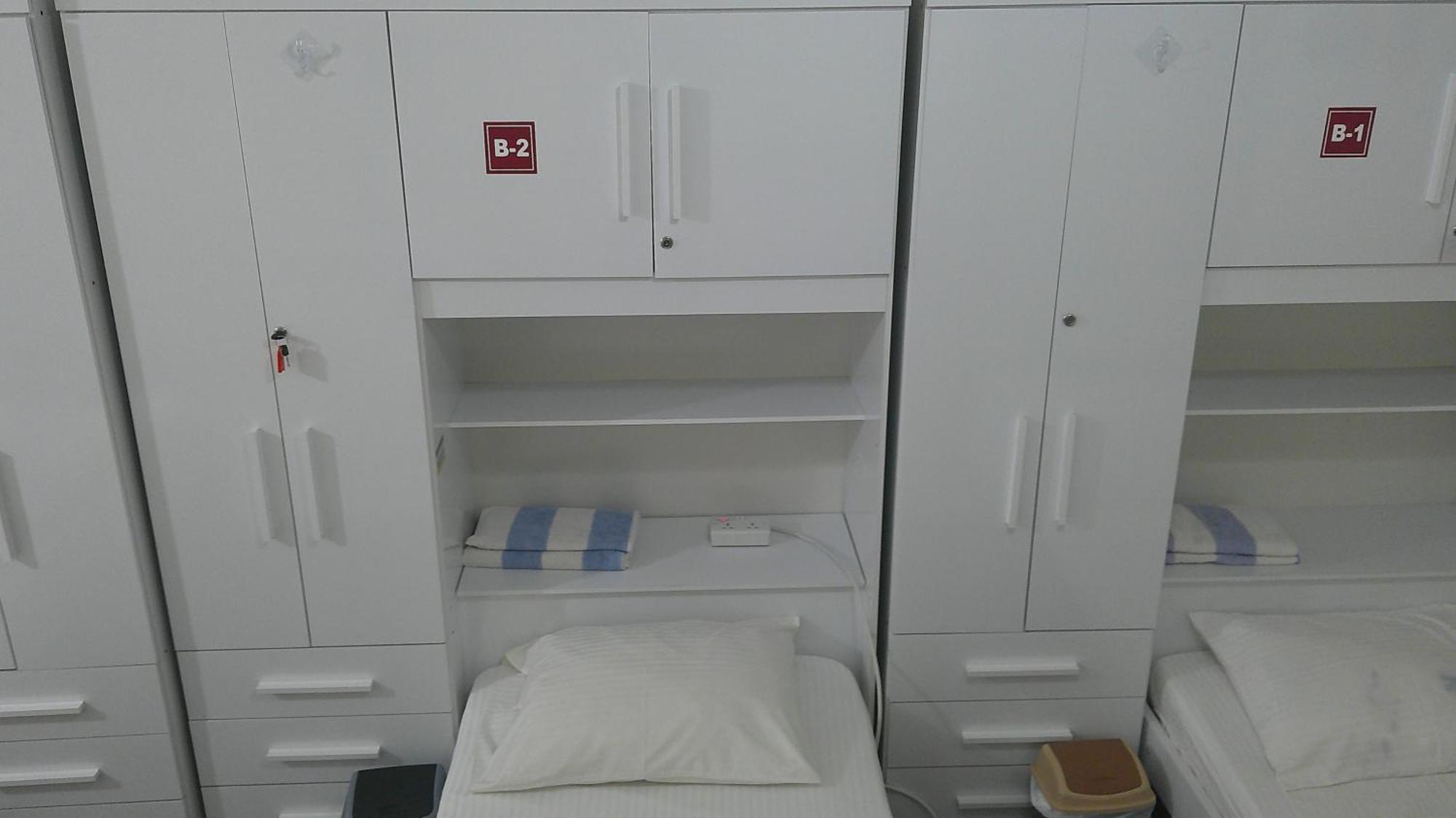 Female Bed Space At Ruby Star - 4 Single Beds Herberg *