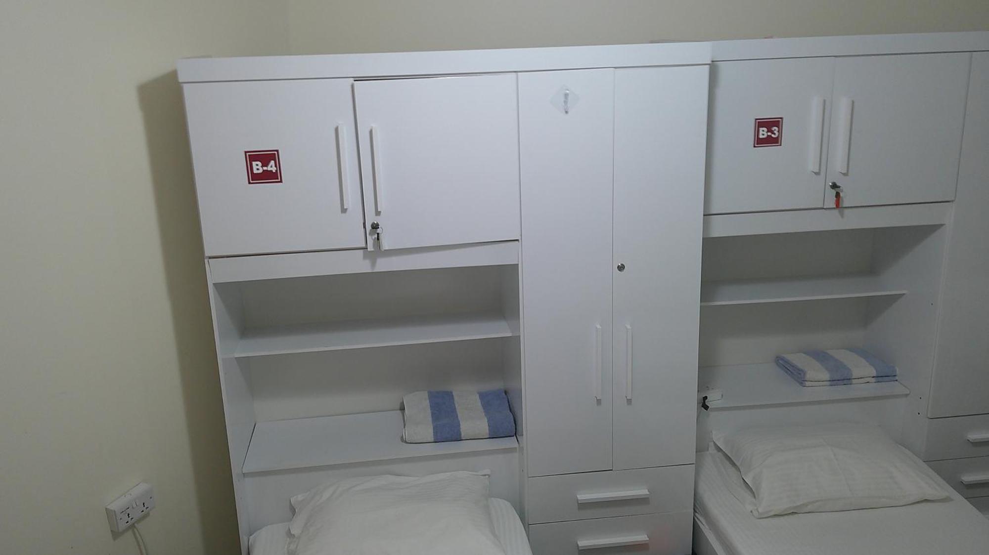 Herberg Female Bed Space At Ruby Star - 4 Single Beds *