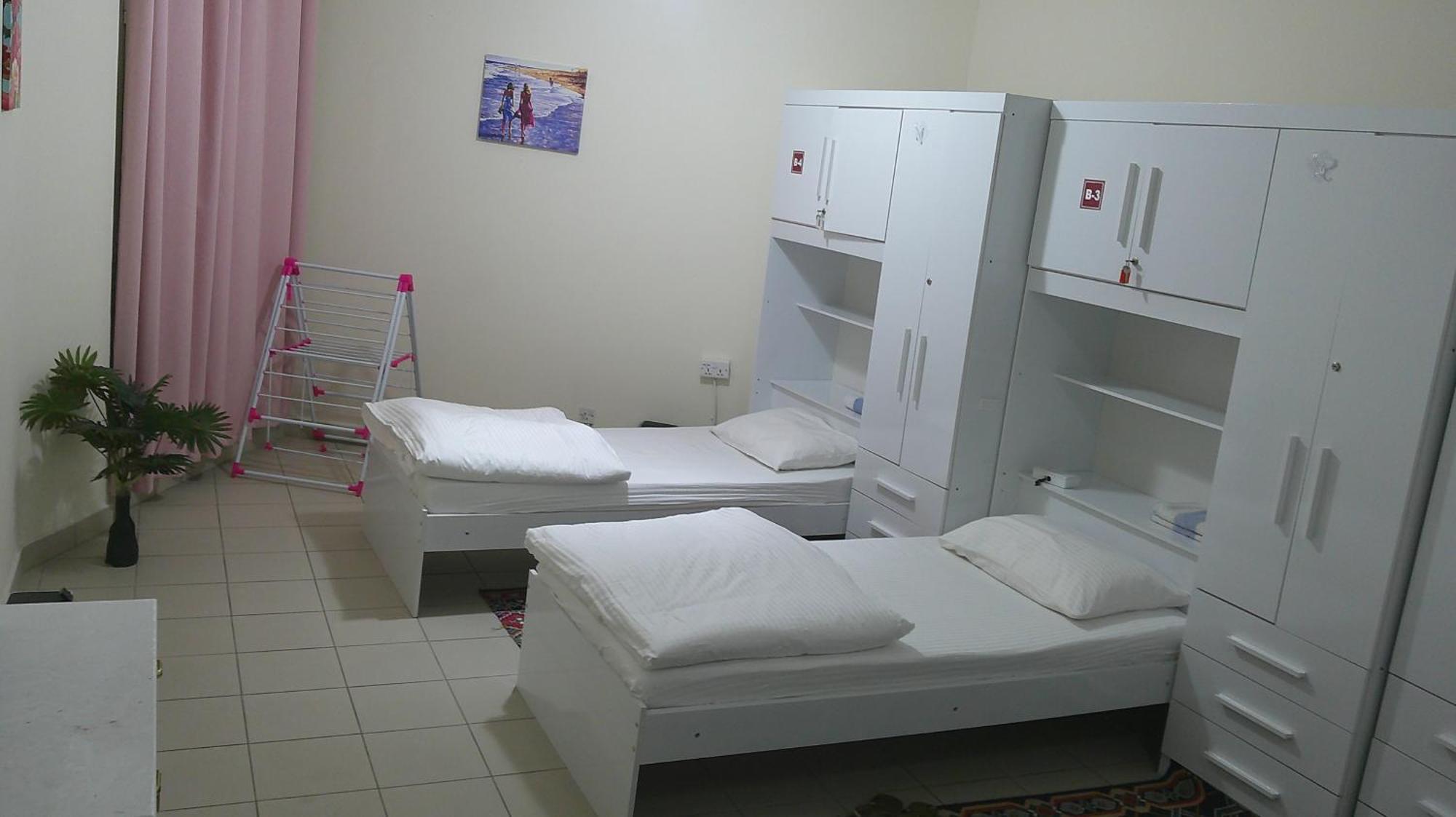 Female Bed Space At Ruby Star - 4 Single Beds Herberg