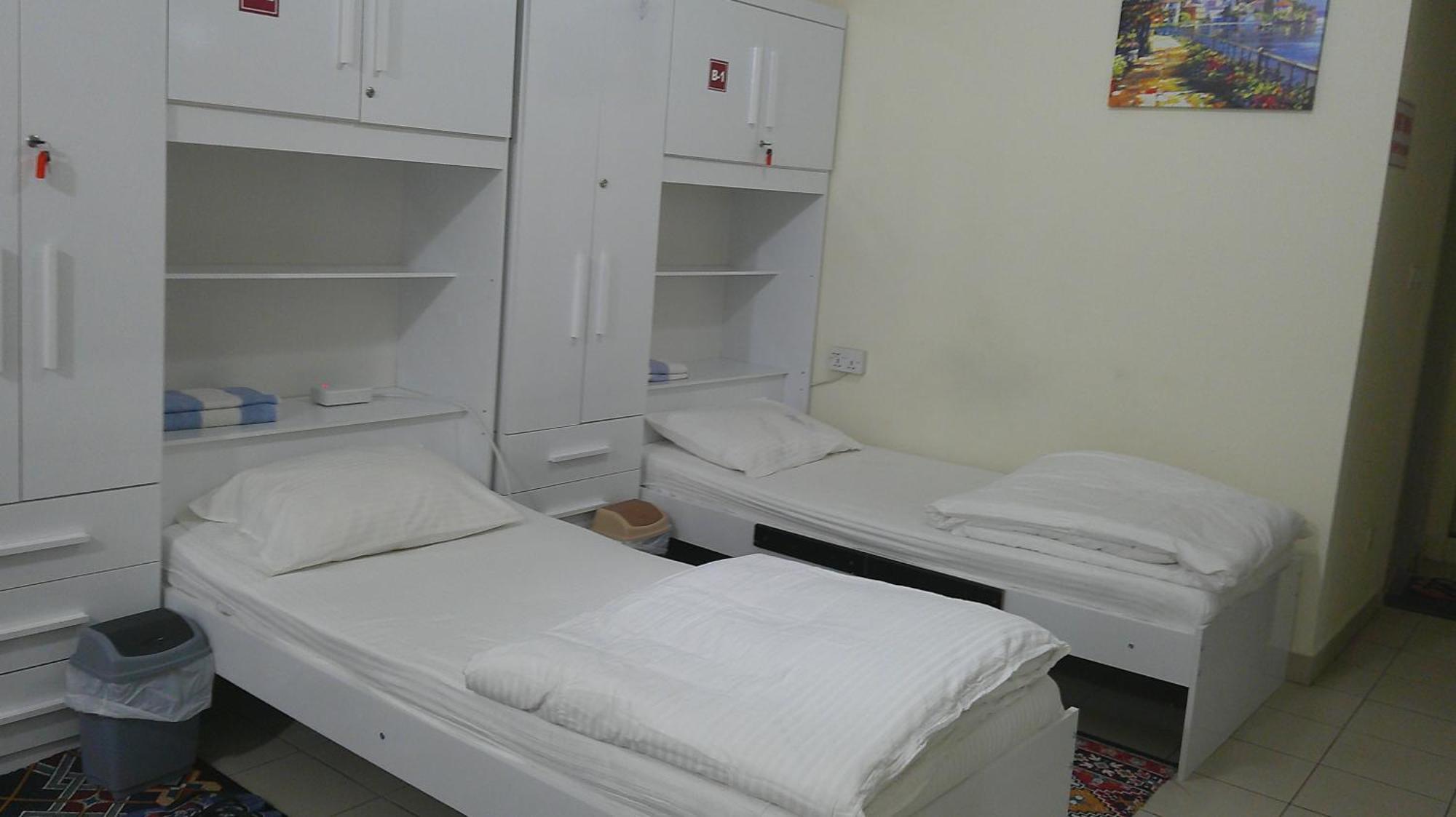 Herberg Female Bed Space At Ruby Star - 4 Single Beds Dubai